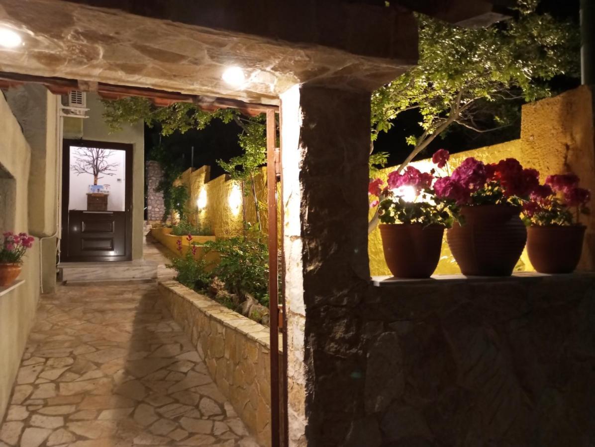 Xenonas Κithαiron Hotel Vília Екстериор снимка