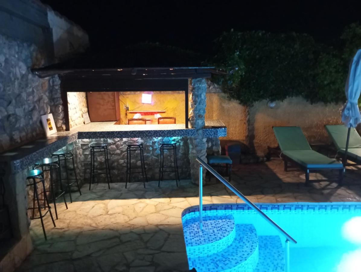 Xenonas Κithαiron Hotel Vília Екстериор снимка