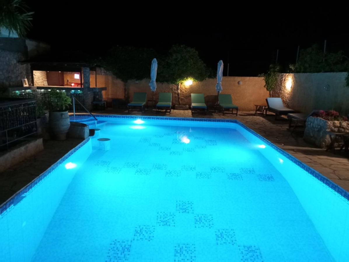 Xenonas Κithαiron Hotel Vília Екстериор снимка