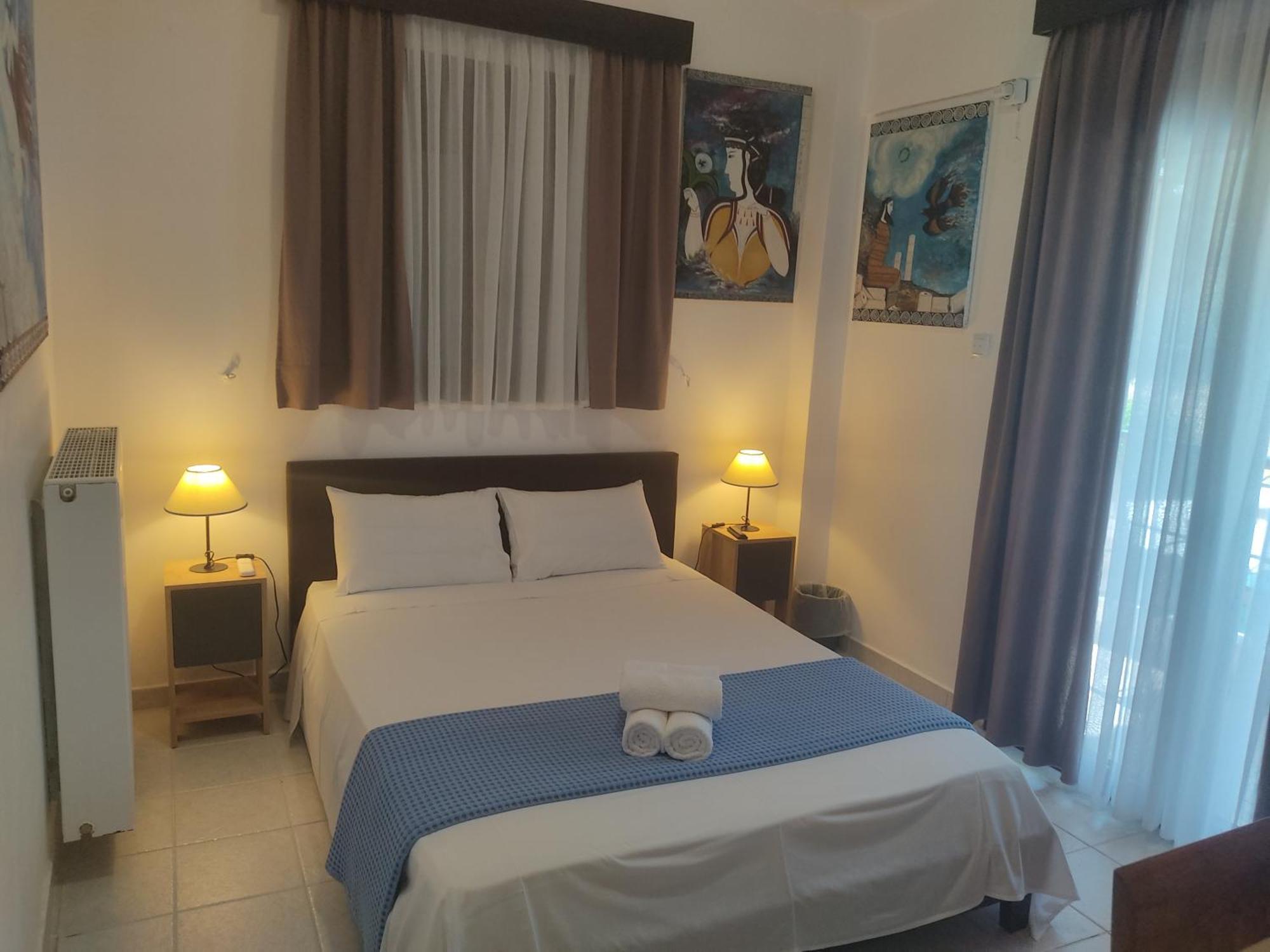 Xenonas Κithαiron Hotel Vília Екстериор снимка