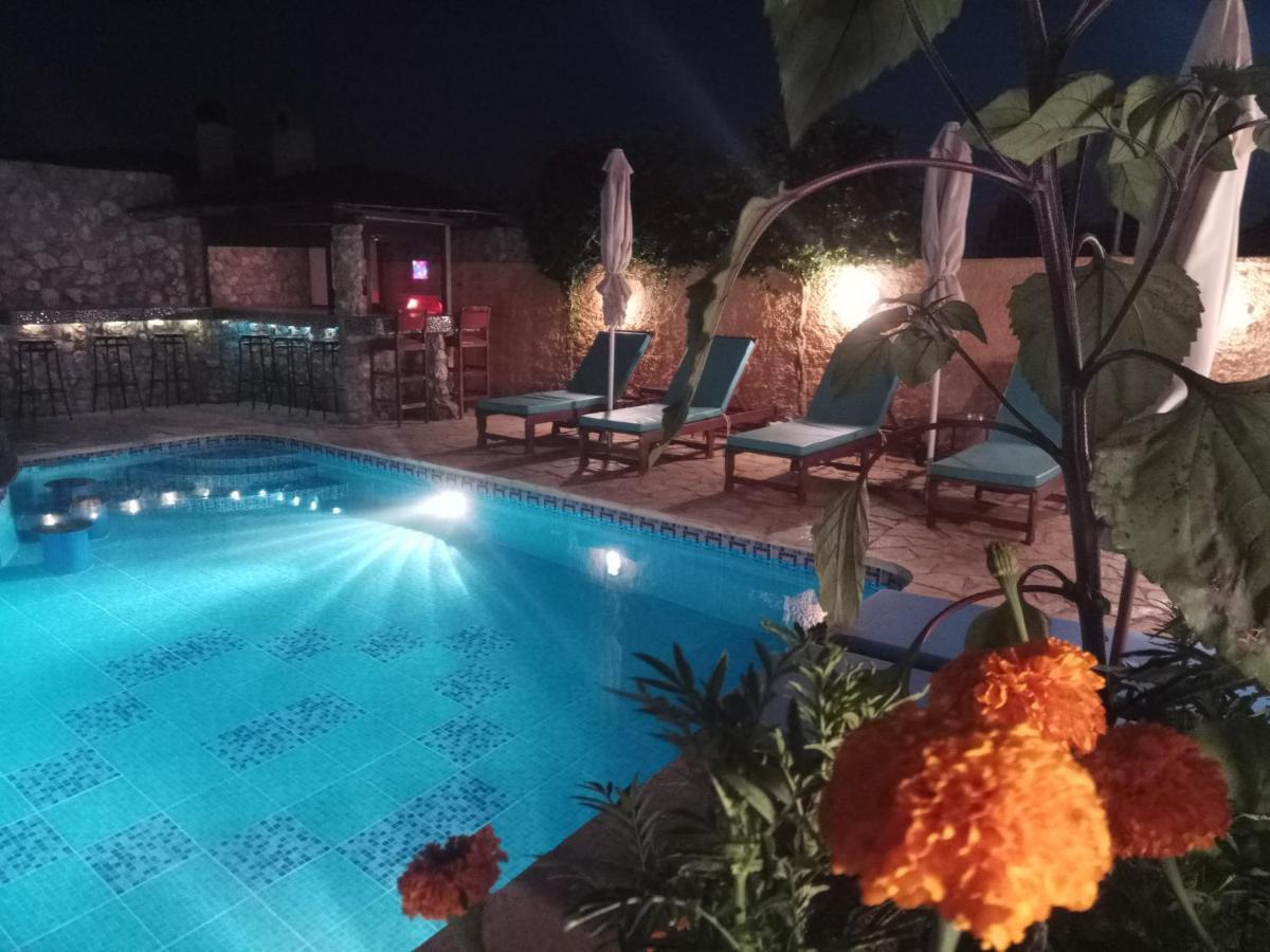 Xenonas Κithαiron Hotel Vília Екстериор снимка