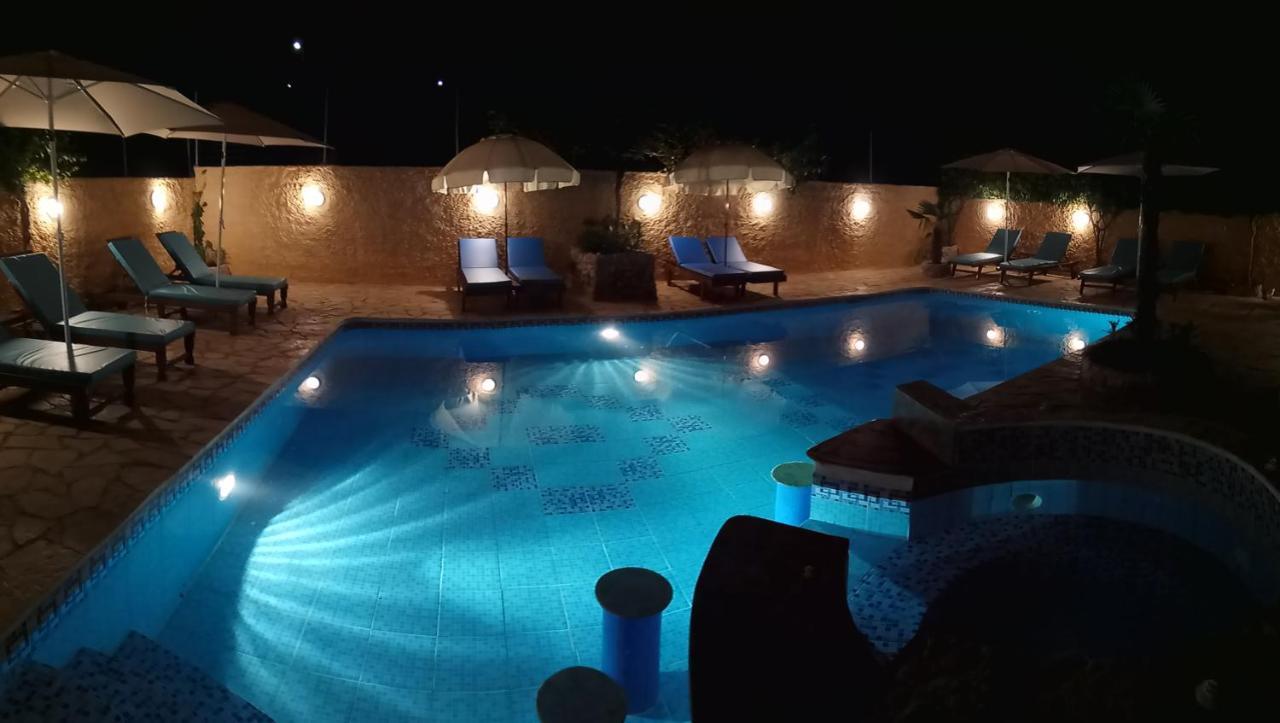 Xenonas Κithαiron Hotel Vília Екстериор снимка
